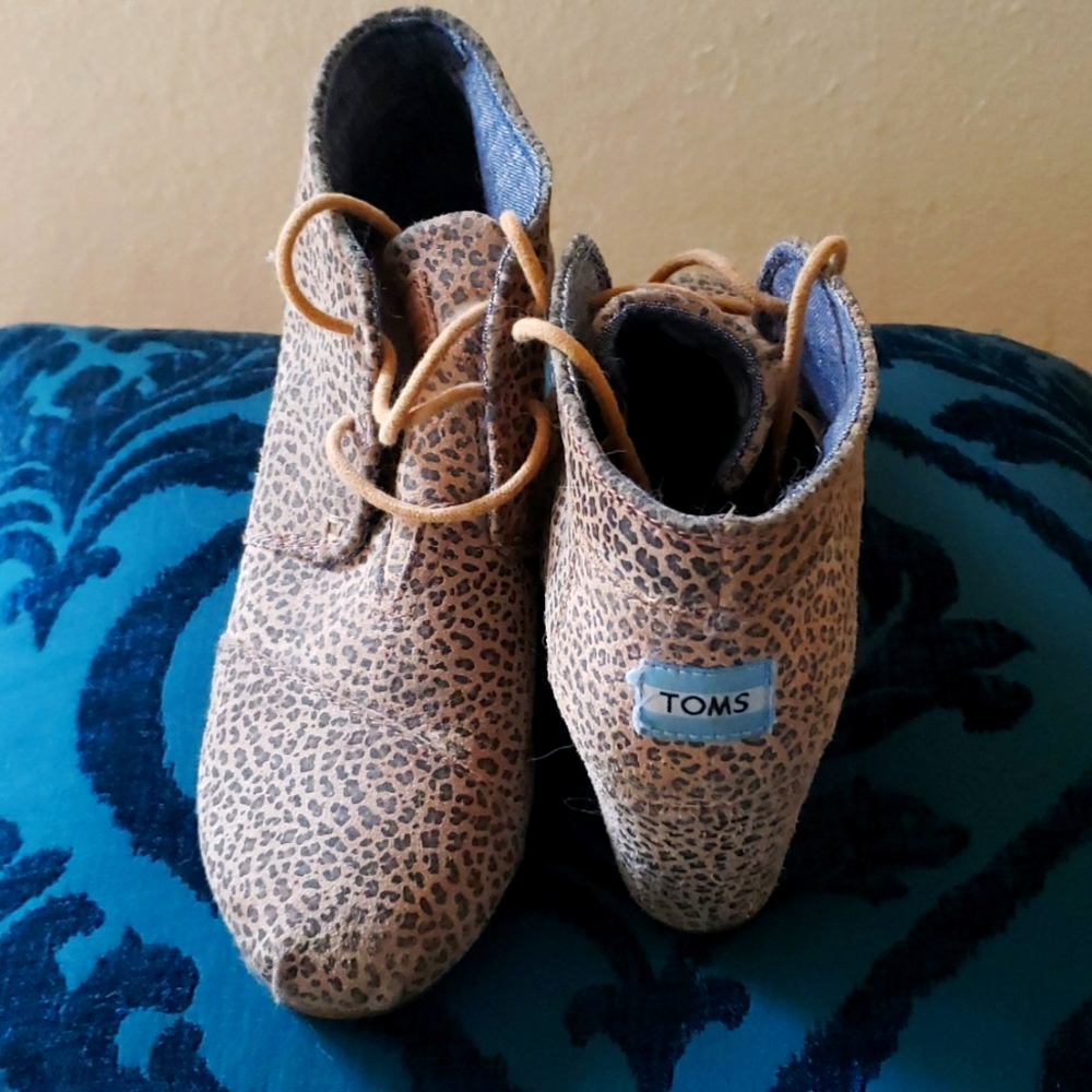 Toms cheetah booties